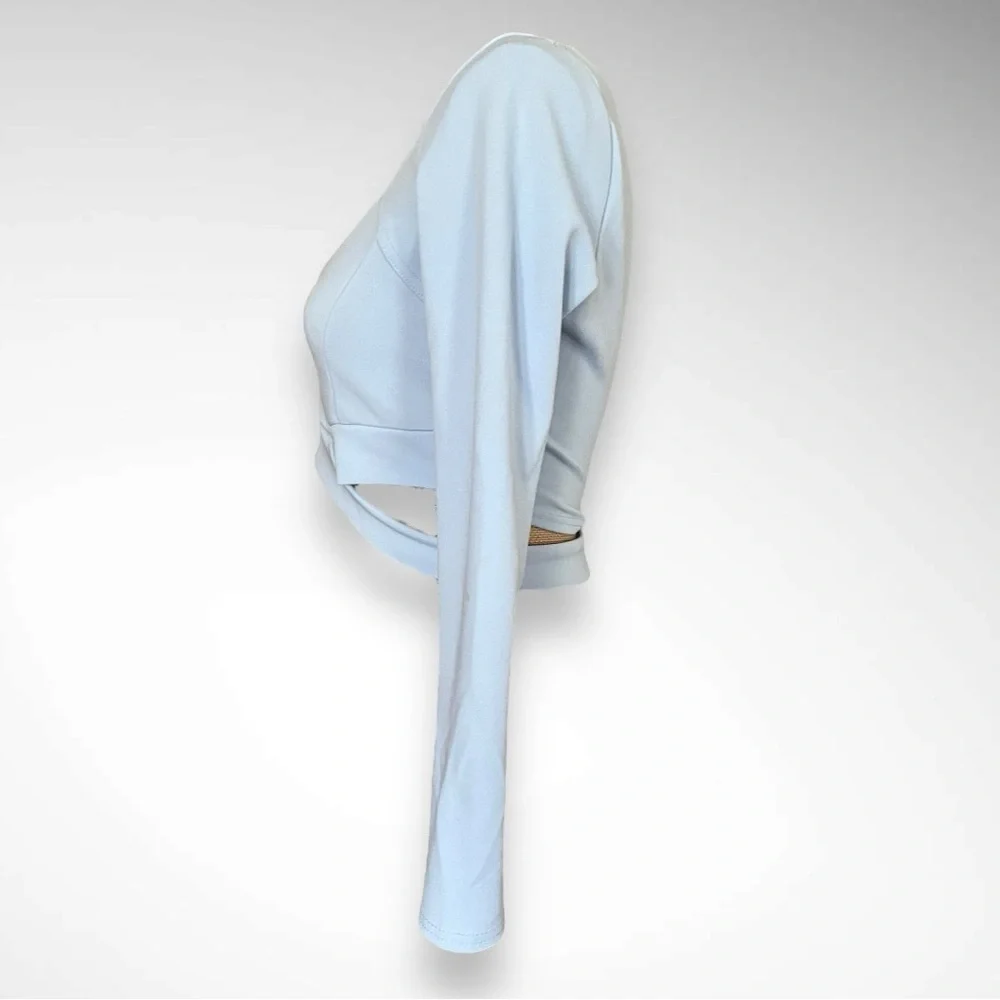 BOOHOO Light Blue Long Sleeve Cut Out Crop Top Size 8 | EUC‎ - Picture 4 of 8